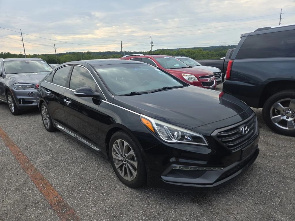 2017 Hyundai Sonata Image 1