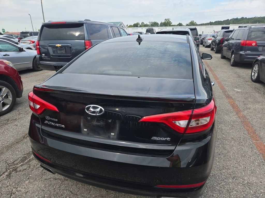 2017 Hyundai Sonata Image 4