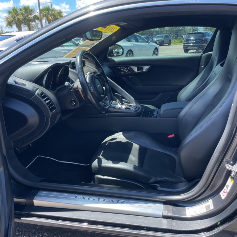 2016 Jaguar F-TYPE Image 9