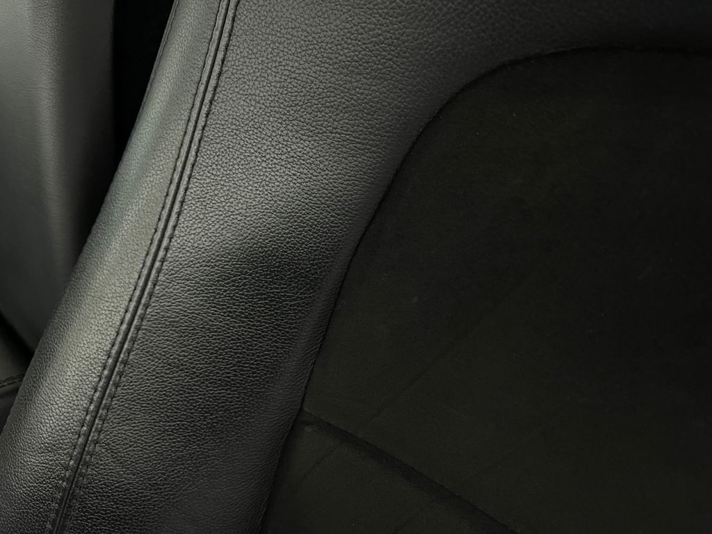 2016 Jaguar F-TYPE Image 19