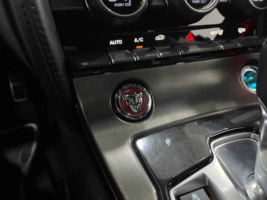 2016 Jaguar F-TYPE Image 22