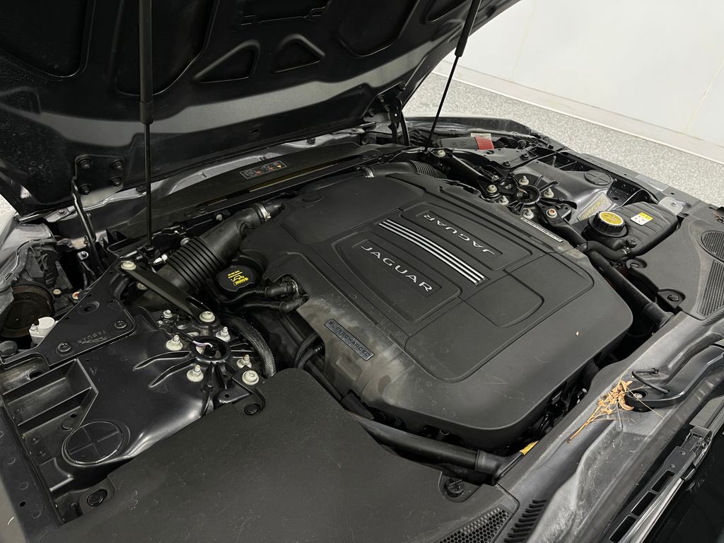 2016 Jaguar F-TYPE Image 28