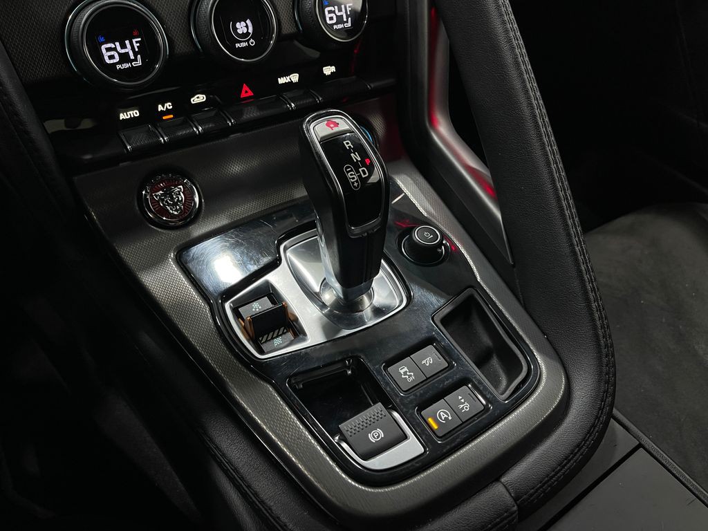 2016 Jaguar F-TYPE Image 29