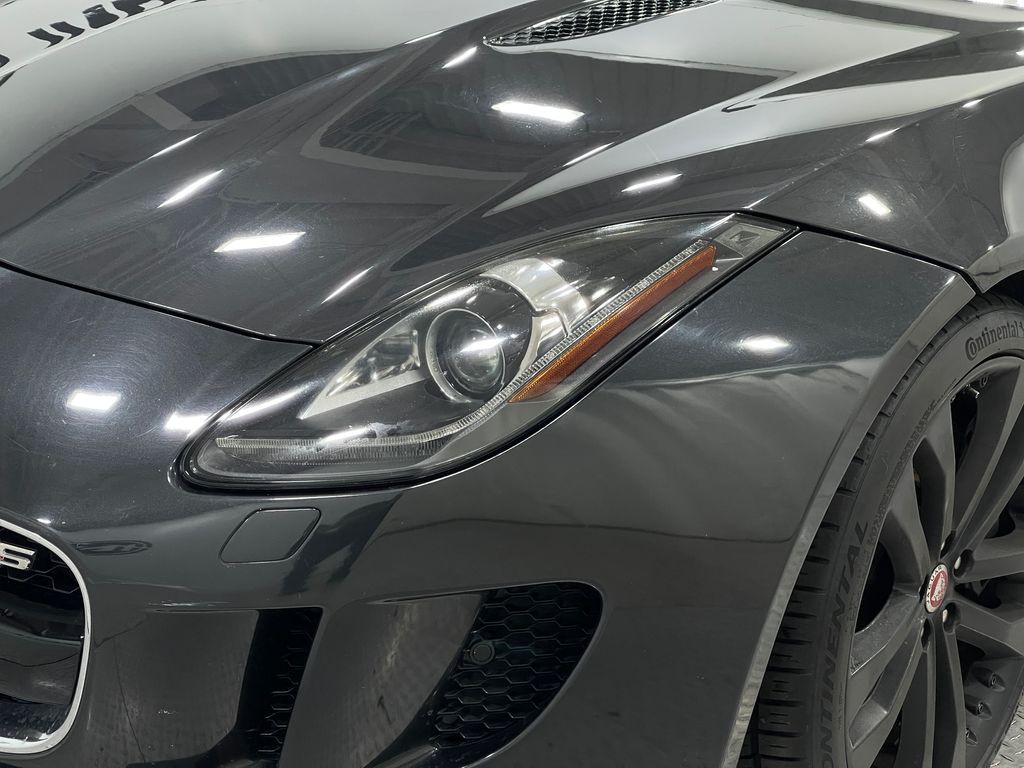 2016 Jaguar F-TYPE Image 31
