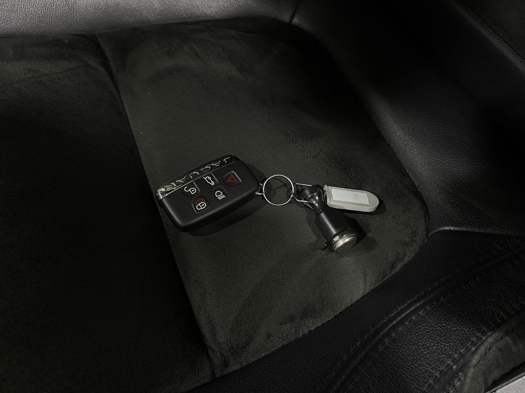 2016 Jaguar F-TYPE Image 35