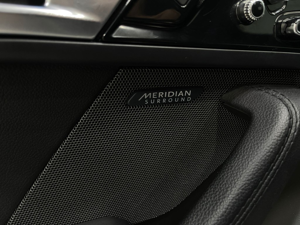 2016 Jaguar F-TYPE Image 17