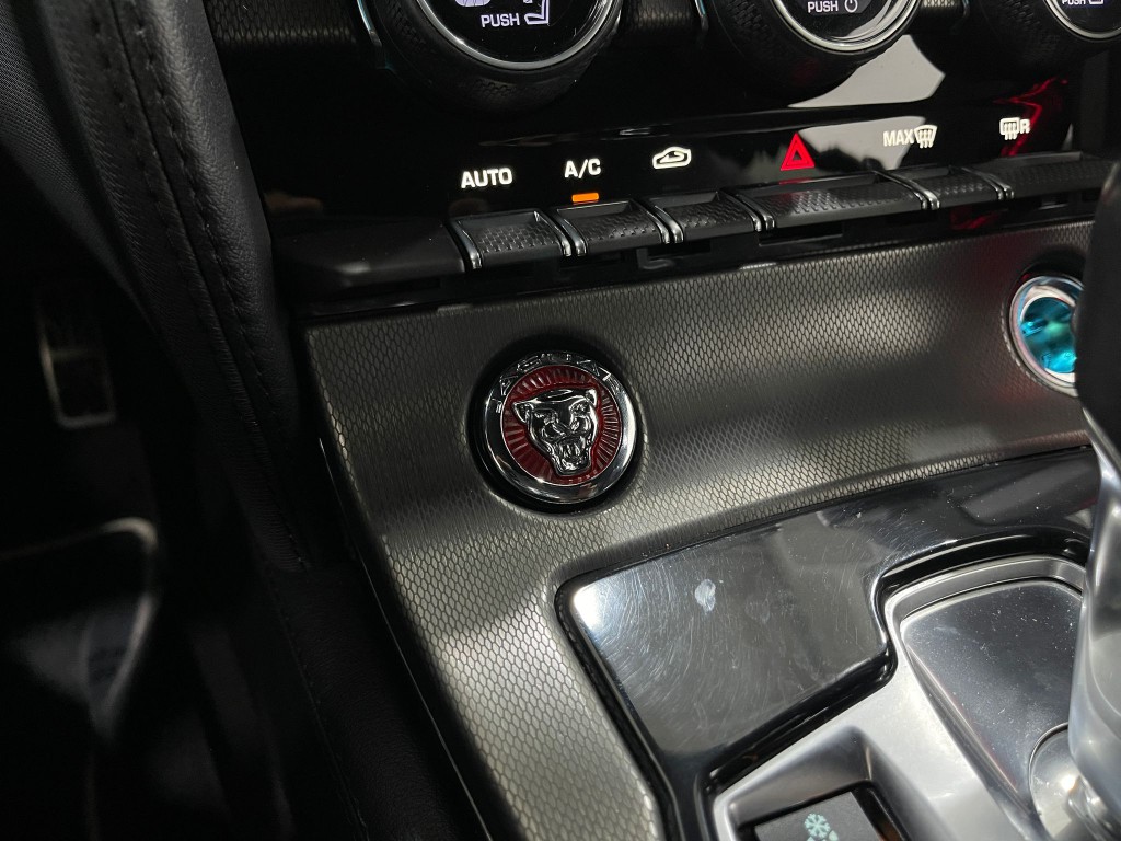 2016 Jaguar F-TYPE Image 22