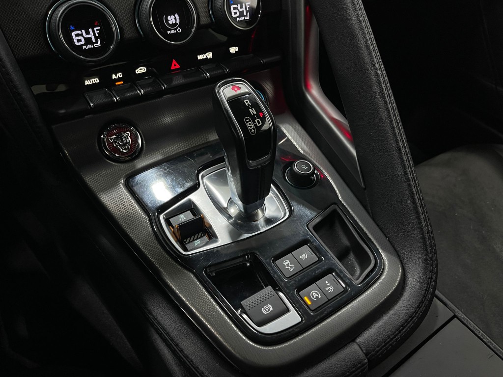 2016 Jaguar F-TYPE Image 29