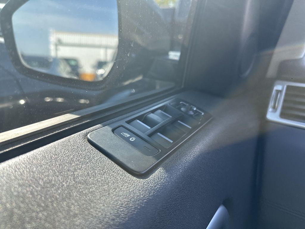 2017 Land Rover Discovery Sport Image 9