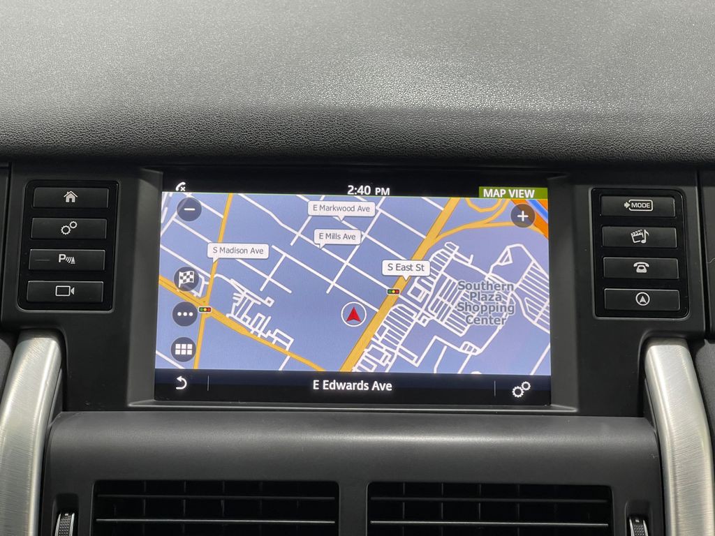 2017 Land Rover Discovery Sport Image 10