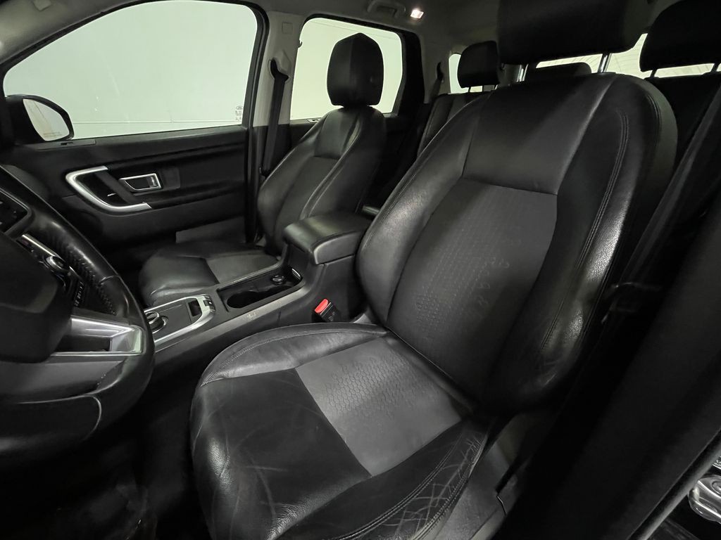 2017 Land Rover Discovery Sport Image 14