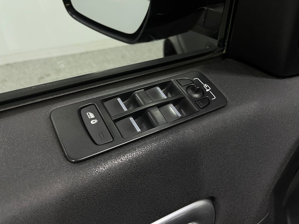 2017 Land Rover Discovery Sport Image 16