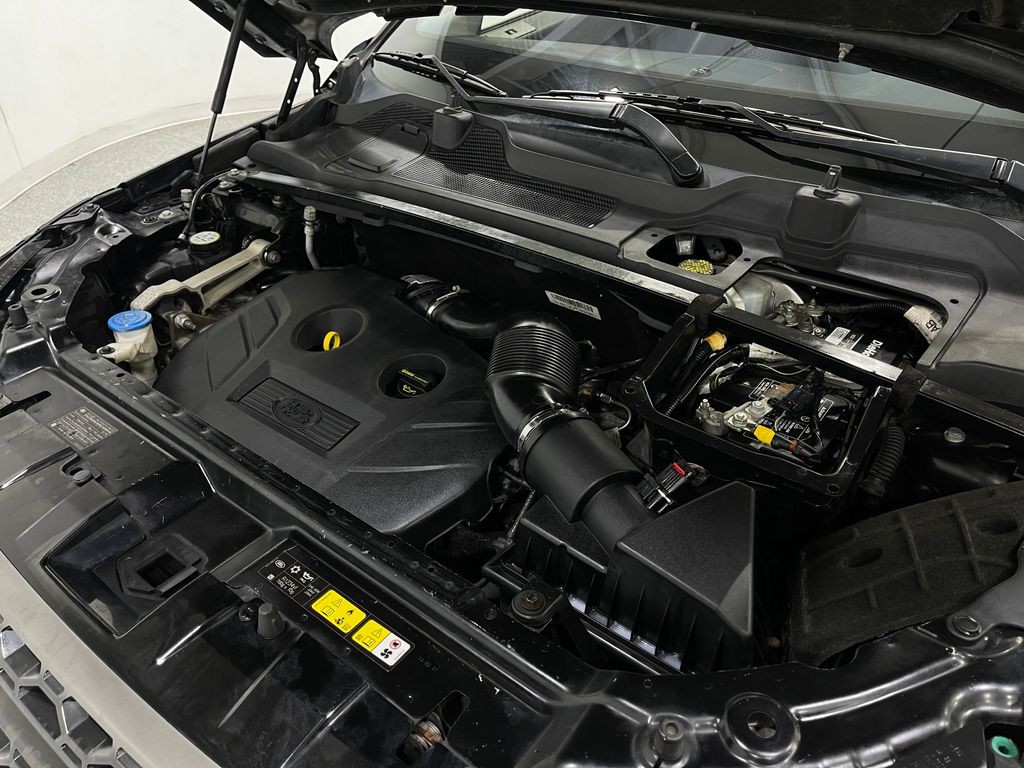 2017 Land Rover Discovery Sport Image 28