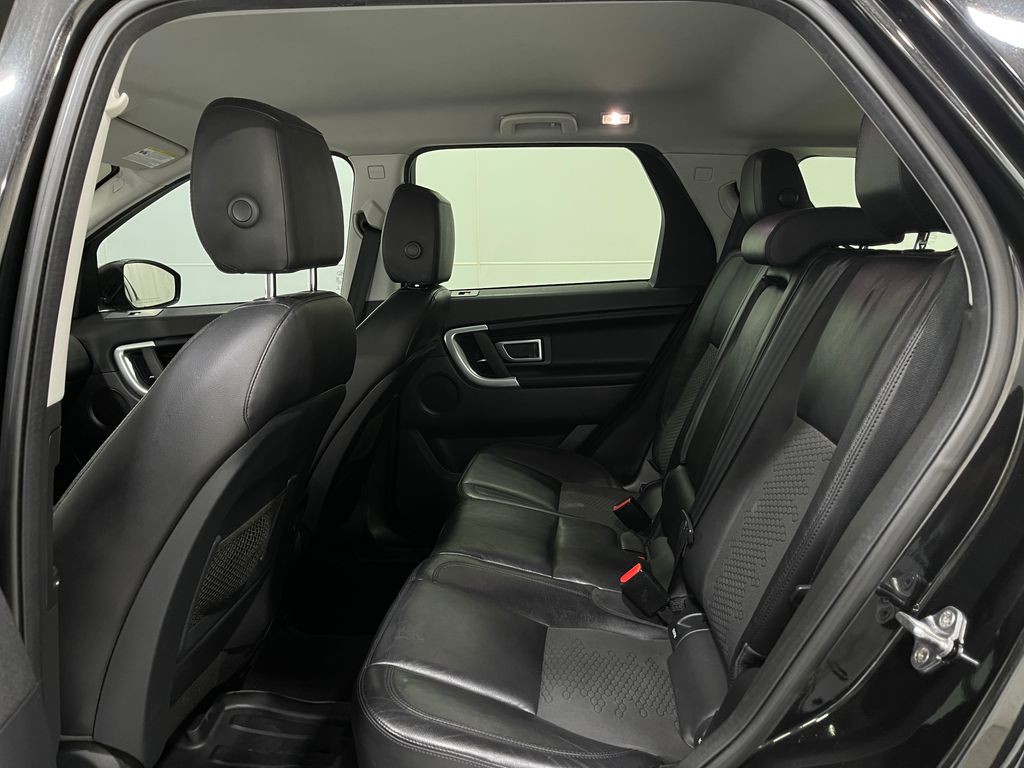 2017 Land Rover Discovery Sport Image 30
