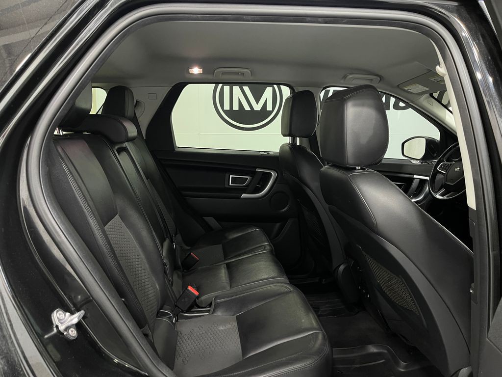 2017 Land Rover Discovery Sport Image 31