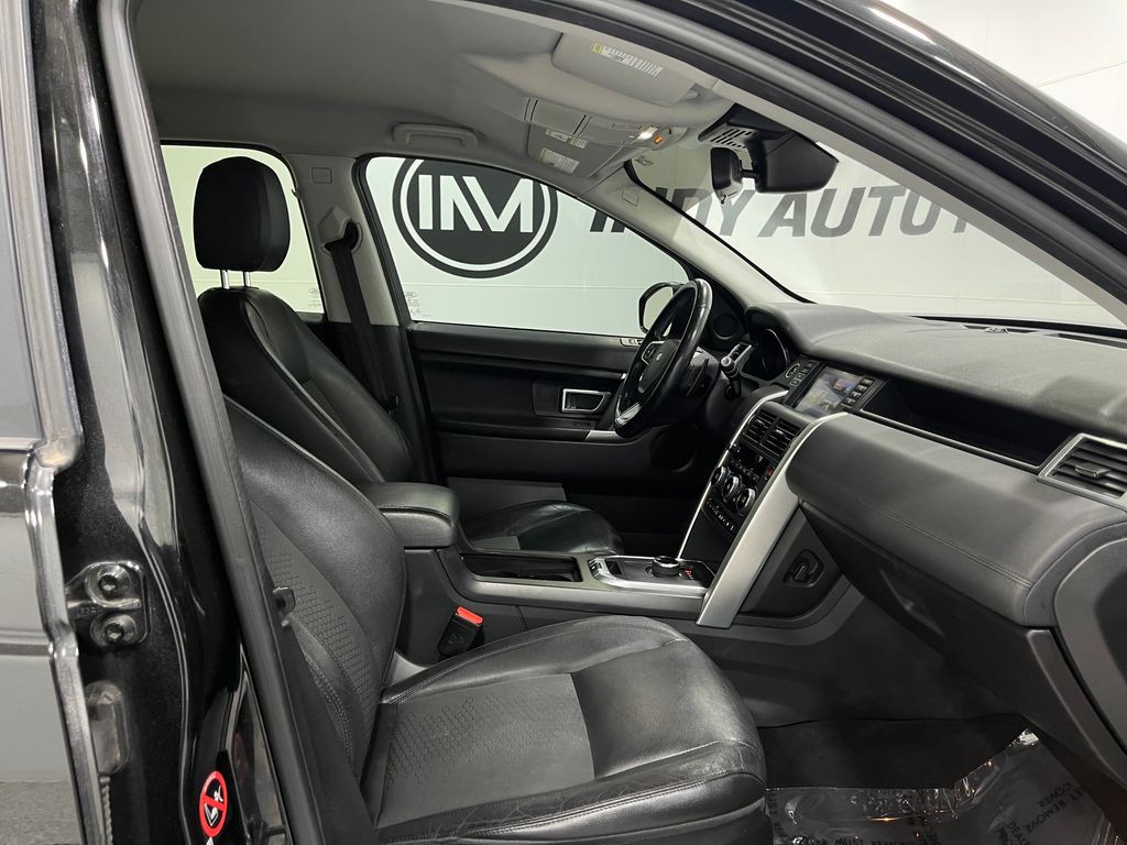 2017 Land Rover Discovery Sport Image 32
