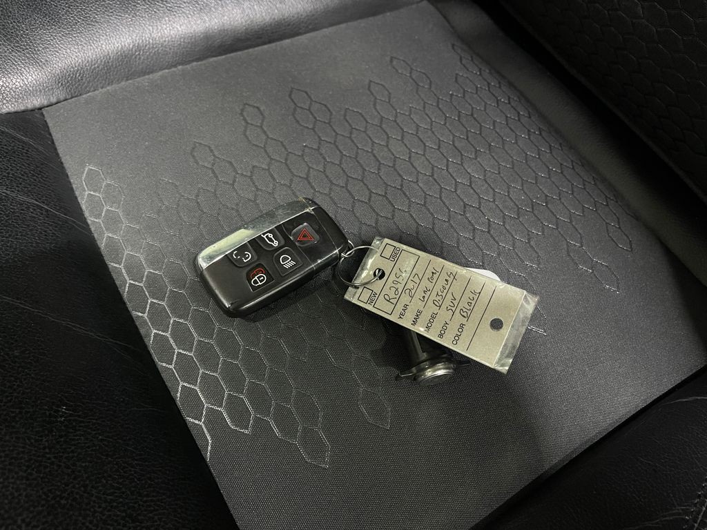 2017 Land Rover Discovery Sport Image 37