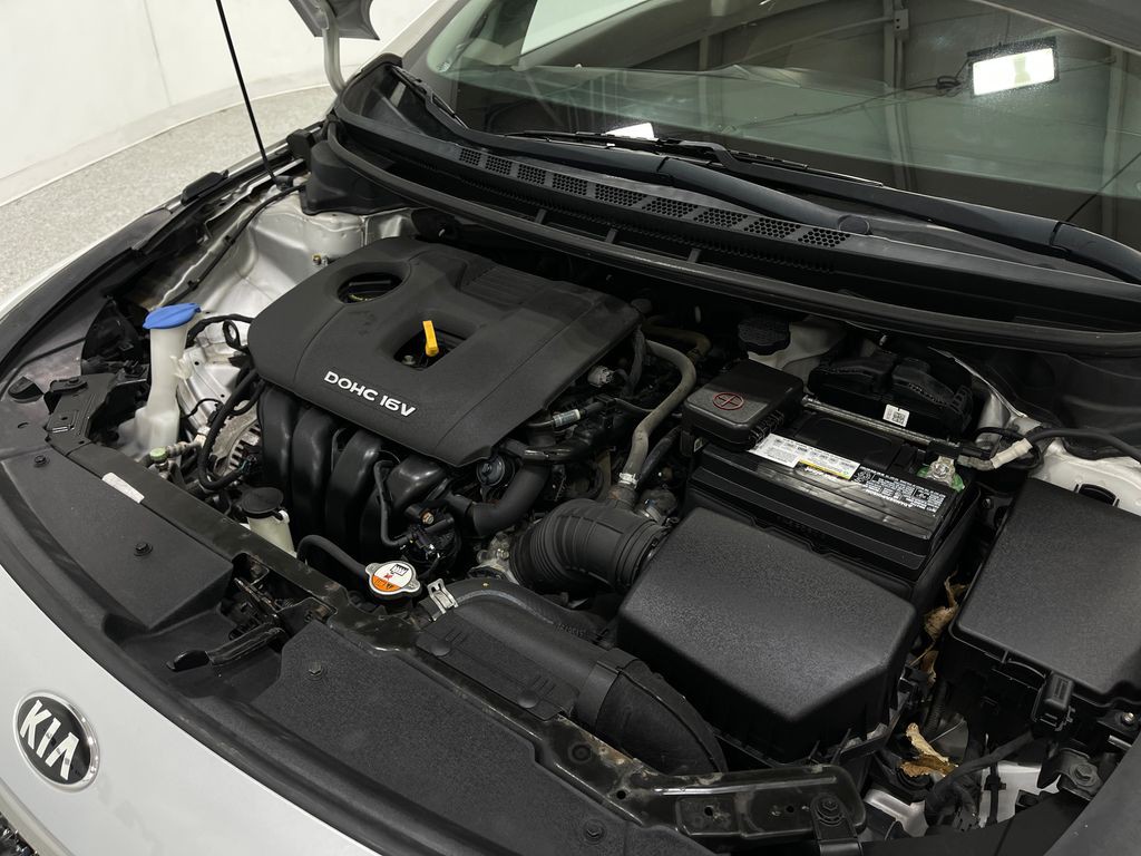 2017 Kia Forte Image 24