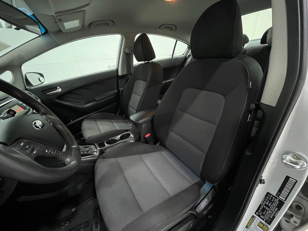 2017 Kia Forte Image 11