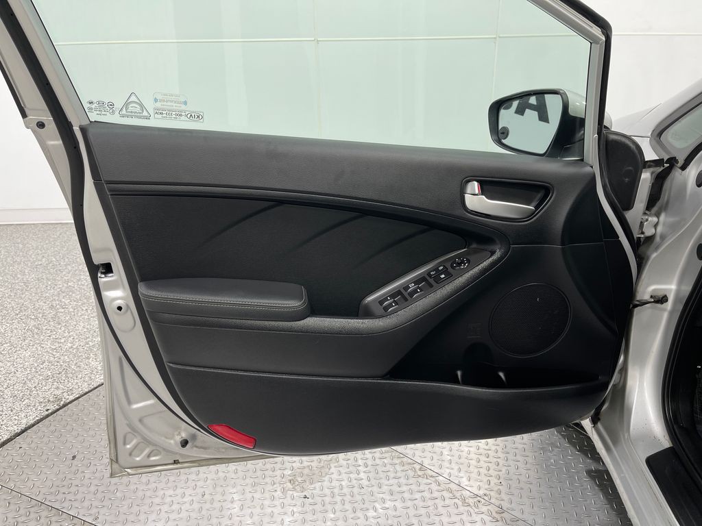 2017 Kia Forte Image 12