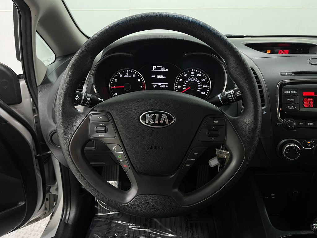 2017 Kia Forte Image 19