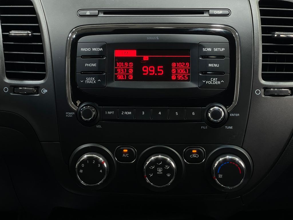 2017 Kia Forte Image 21