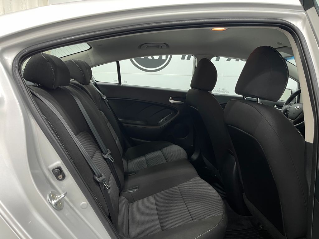 2017 Kia Forte Image 27