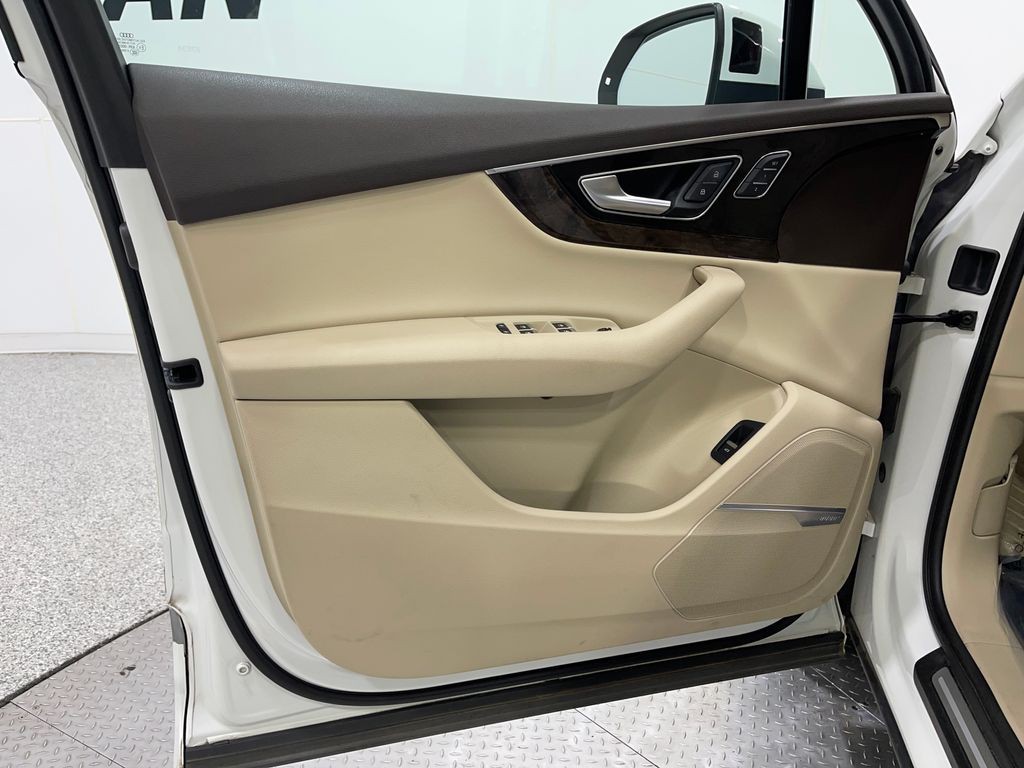 2019 Audi Q7 Image 16
