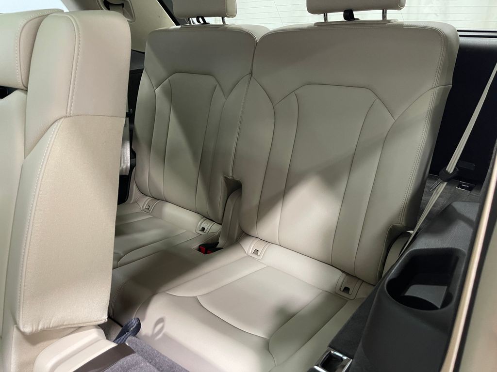 2019 Audi Q7 Image 32