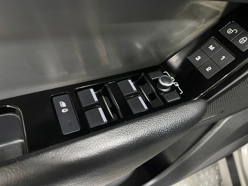 2020 Land Rover Range Rover Image 17