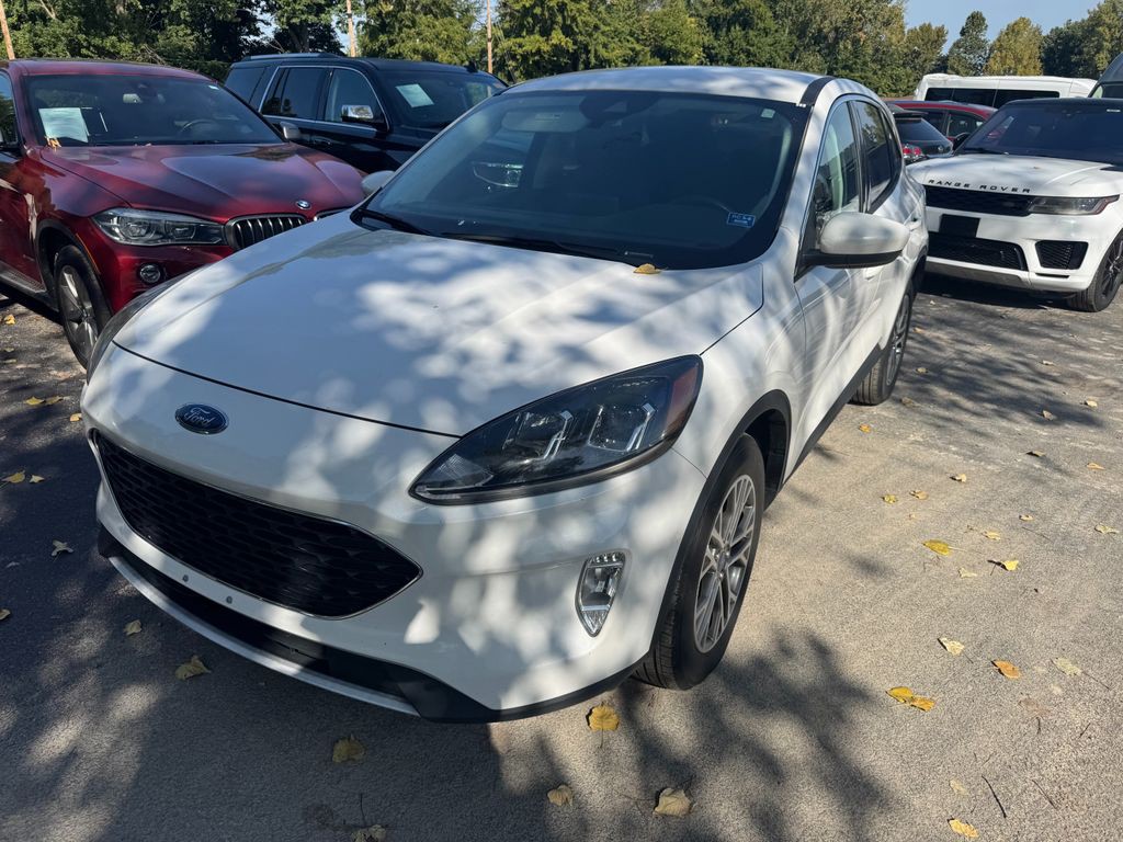 2022 Ford Escape Image 2