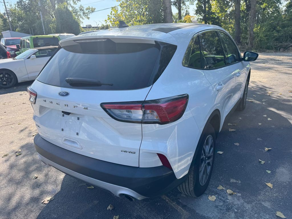 2022 Ford Escape Image 3