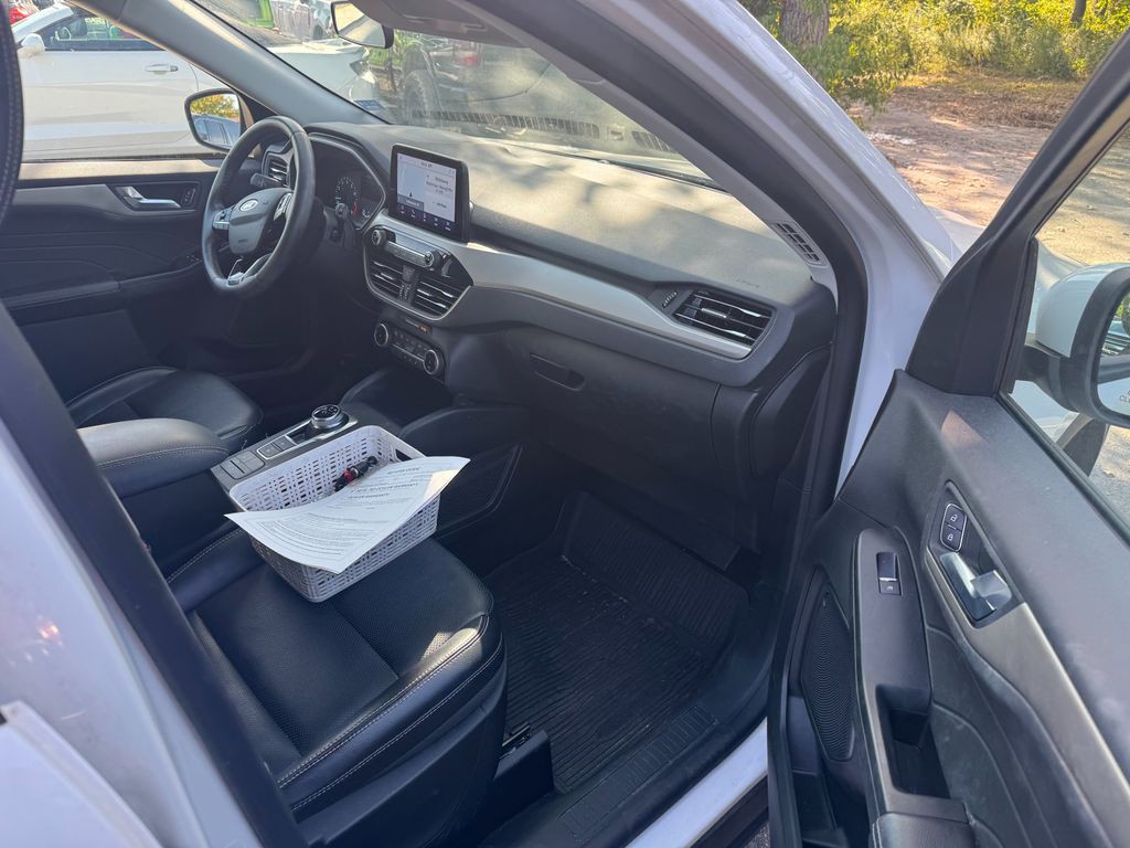 2022 Ford Escape Image 7