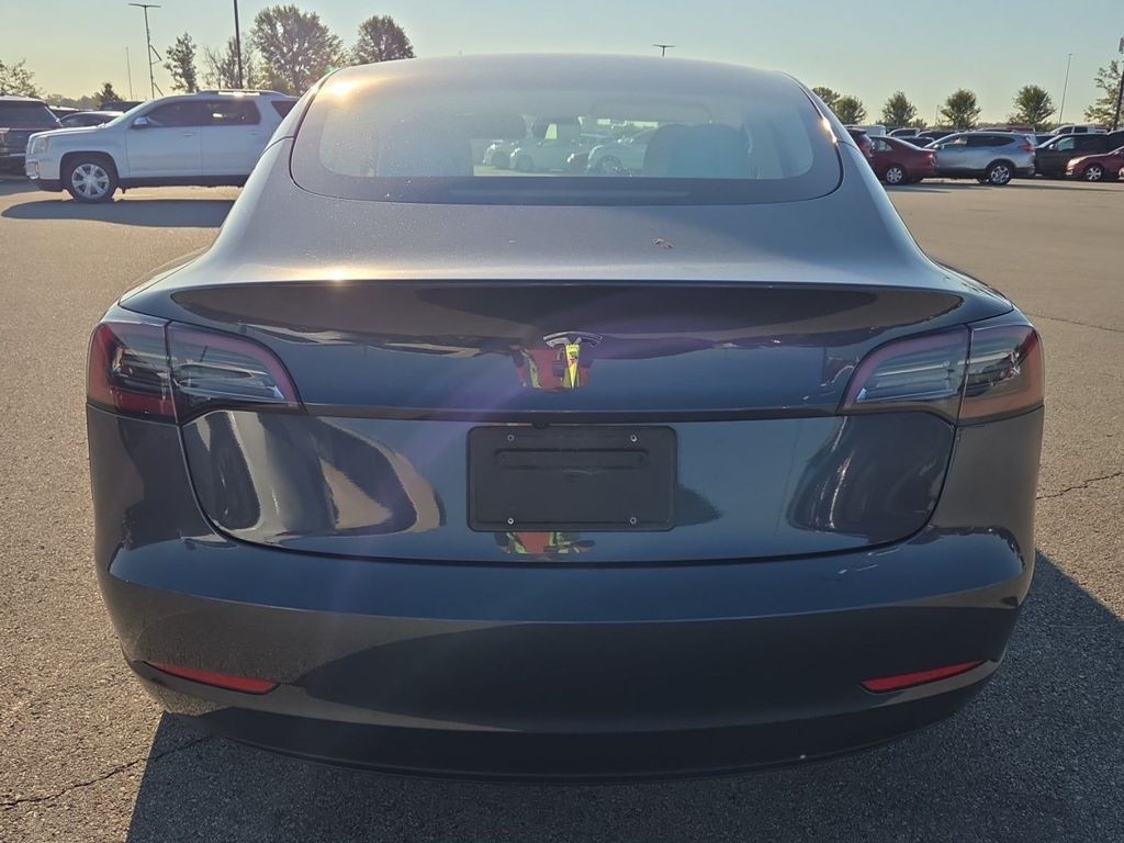 2023 Tesla Model 3 Image 5