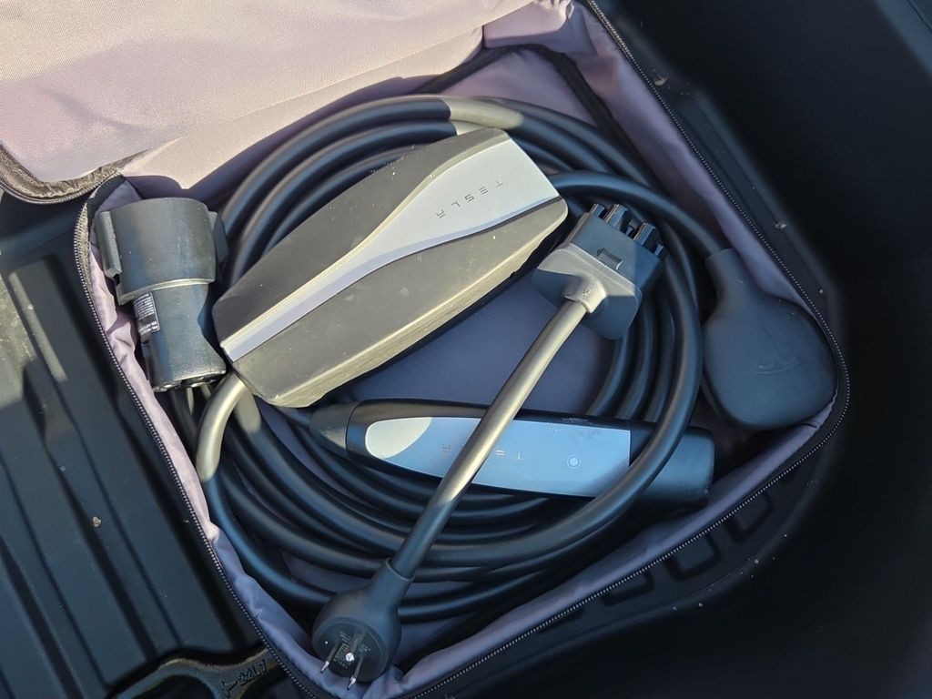 2023 Tesla Model 3 Image 10