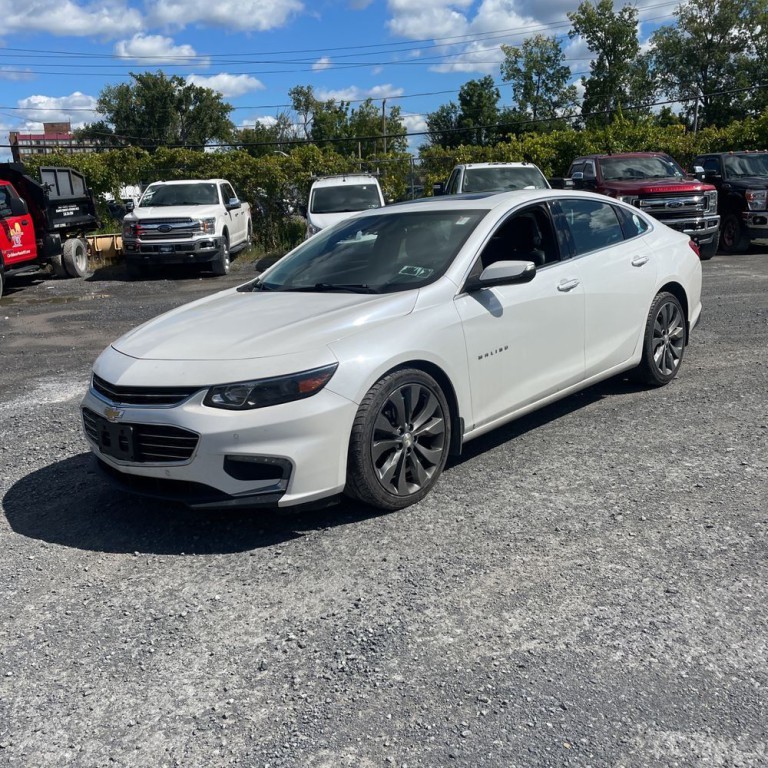 2016 Chevrolet Malibu Image 2