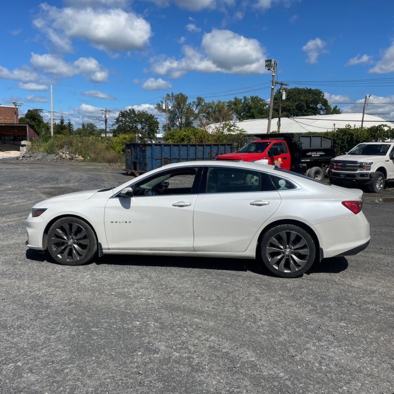 2016 Chevrolet Malibu Image 4
