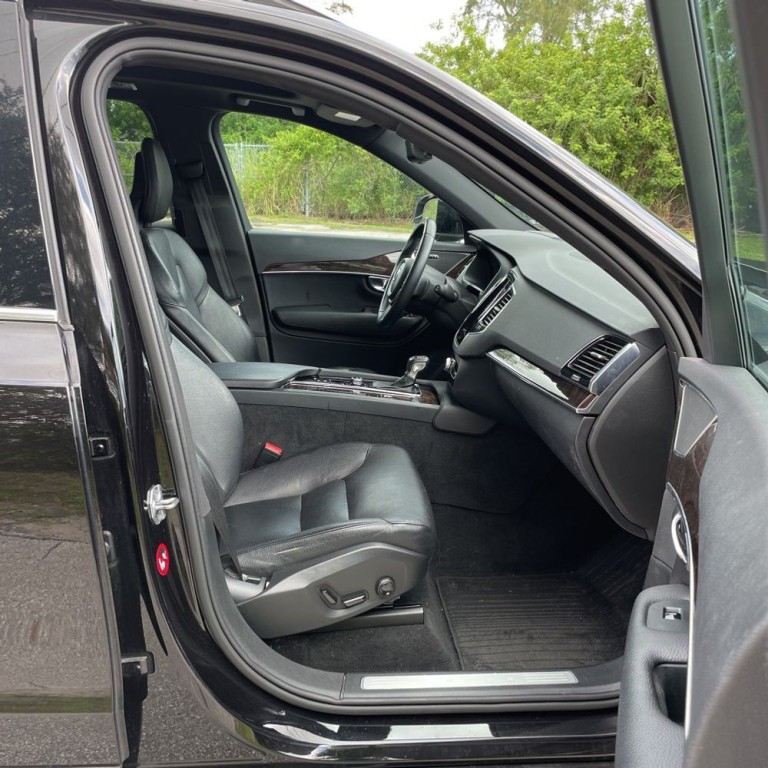 2016 Volvo XC90 Image 9