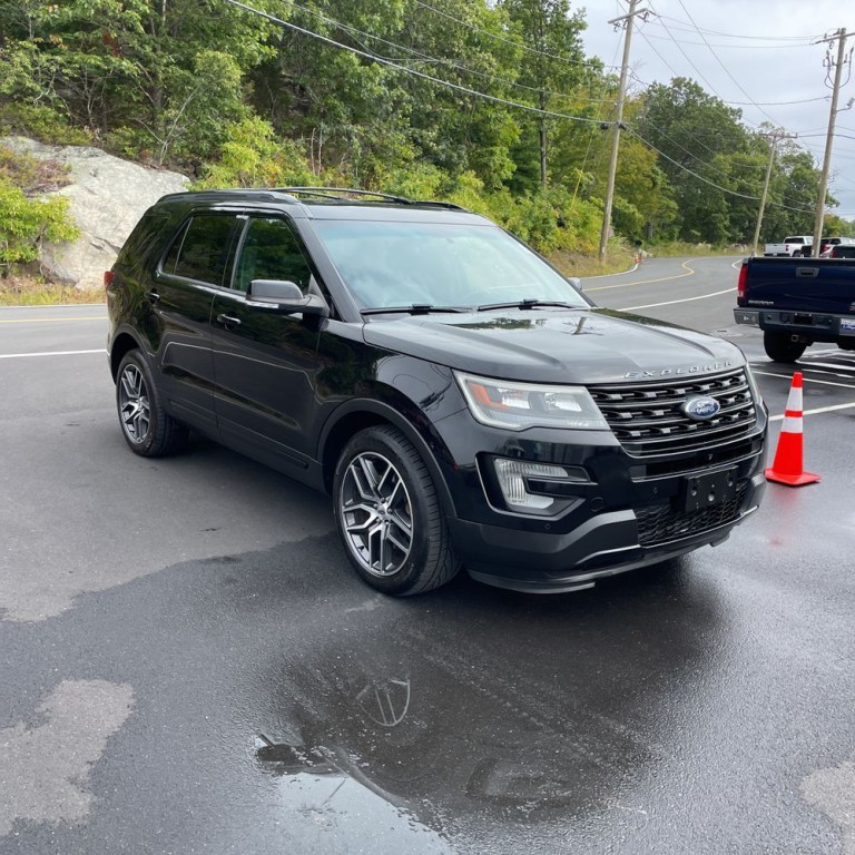 2016 Ford Explorer Image 1