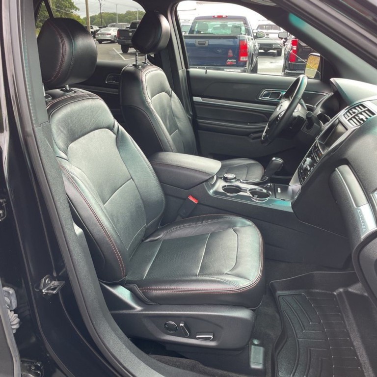 2016 Ford Explorer Image 9