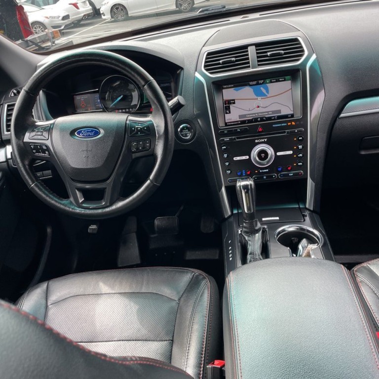 2016 Ford Explorer Image 10