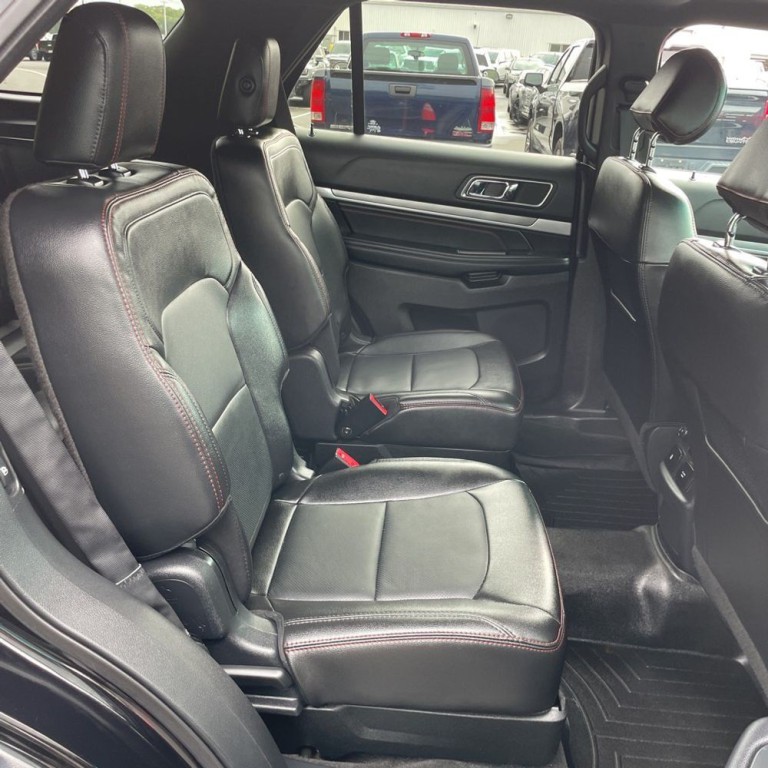 2016 Ford Explorer Image 16