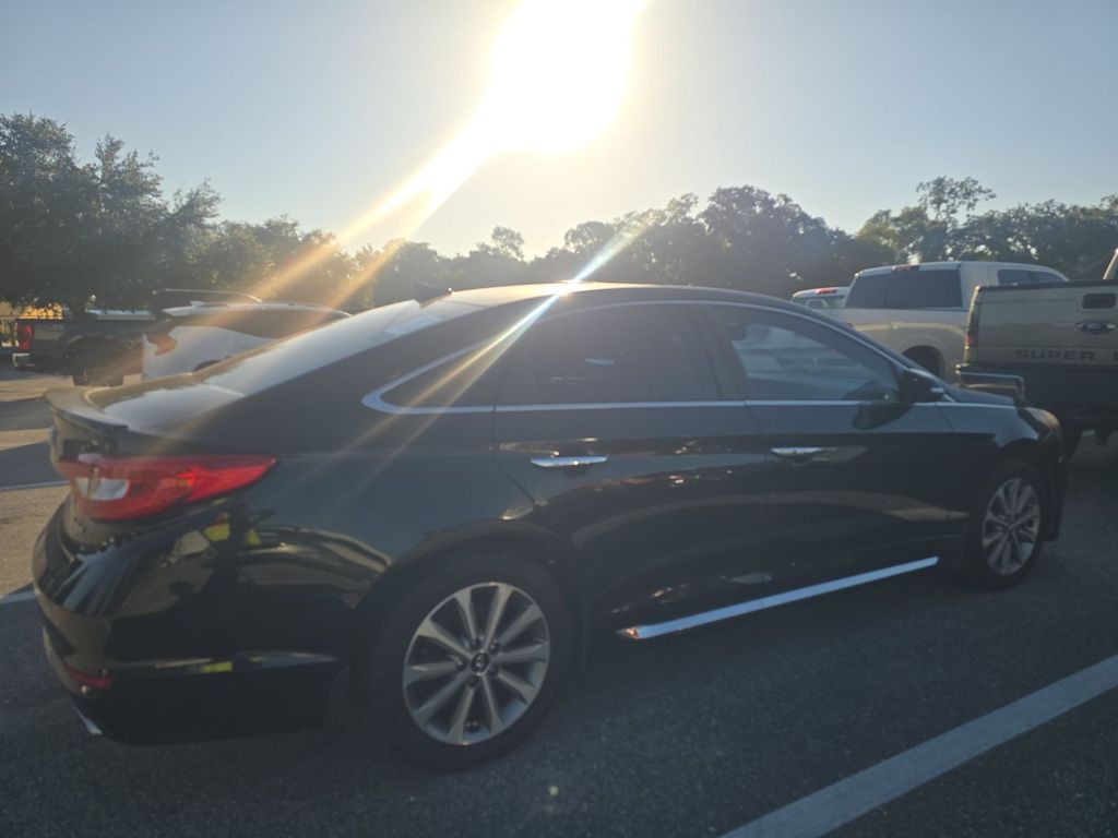 2017 Hyundai Sonata Image 4