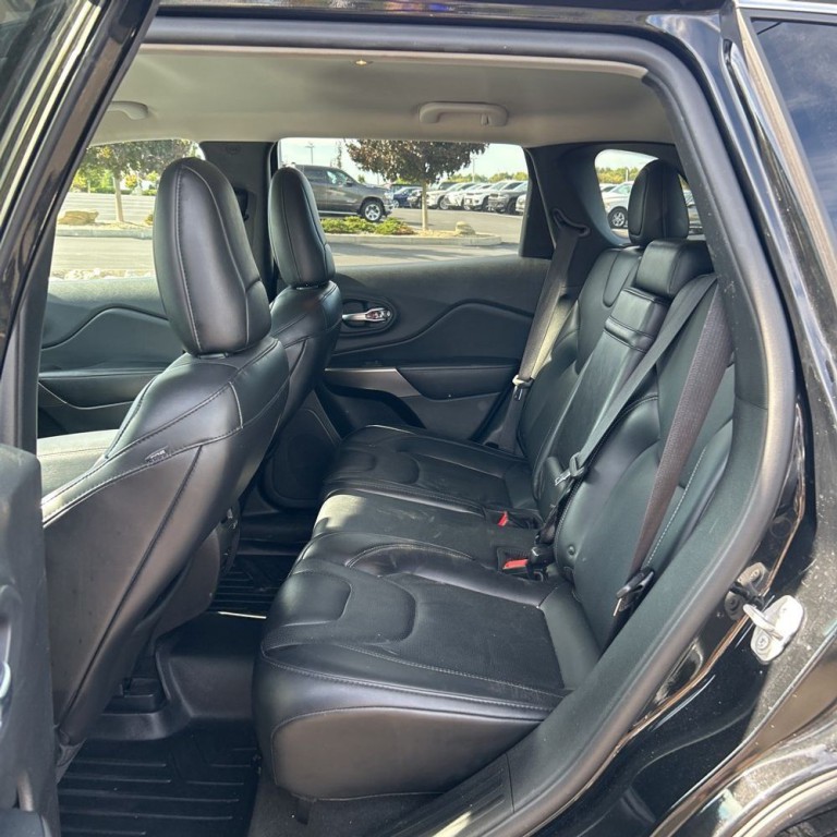 2019 Jeep Cherokee Image 16