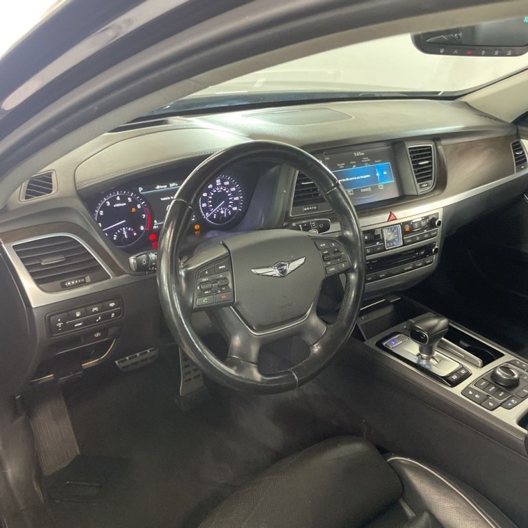 2018 Genesis G80 Image 10