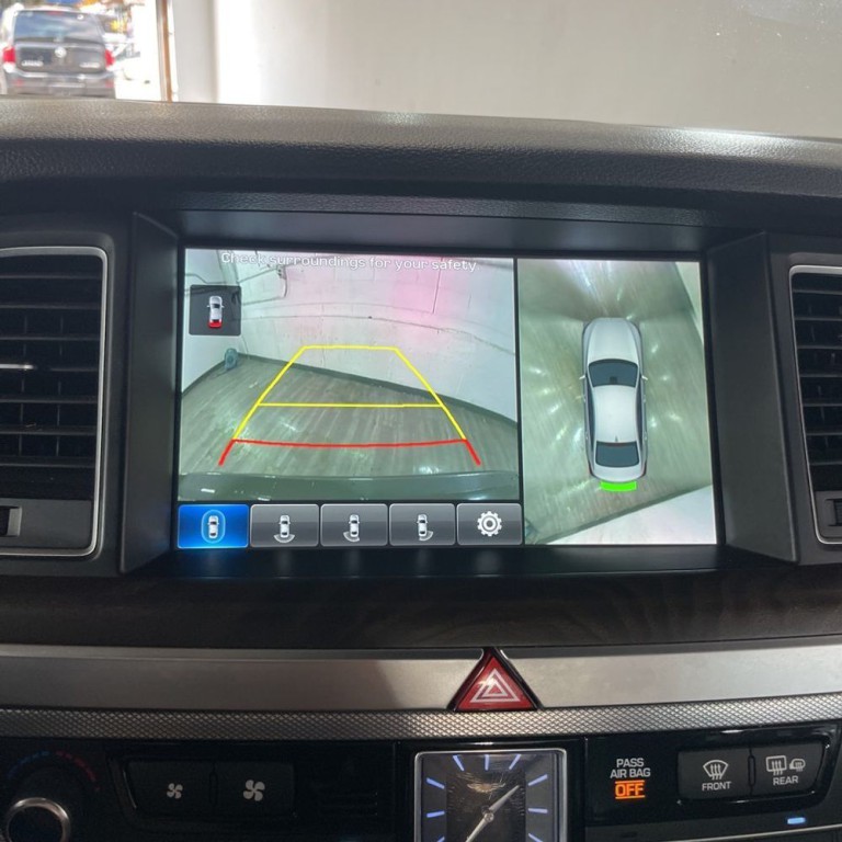 2018 Genesis G80 Image 14