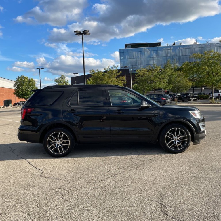 2017 Ford Explorer Image 4