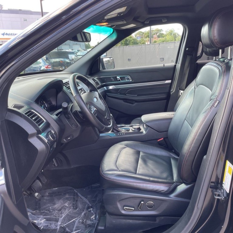 2017 Ford Explorer Image 8