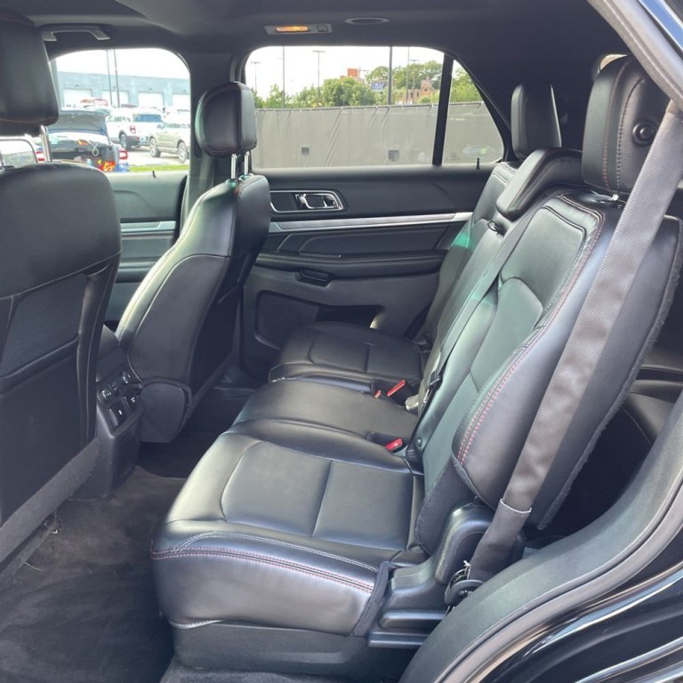 2017 Ford Explorer Image 18