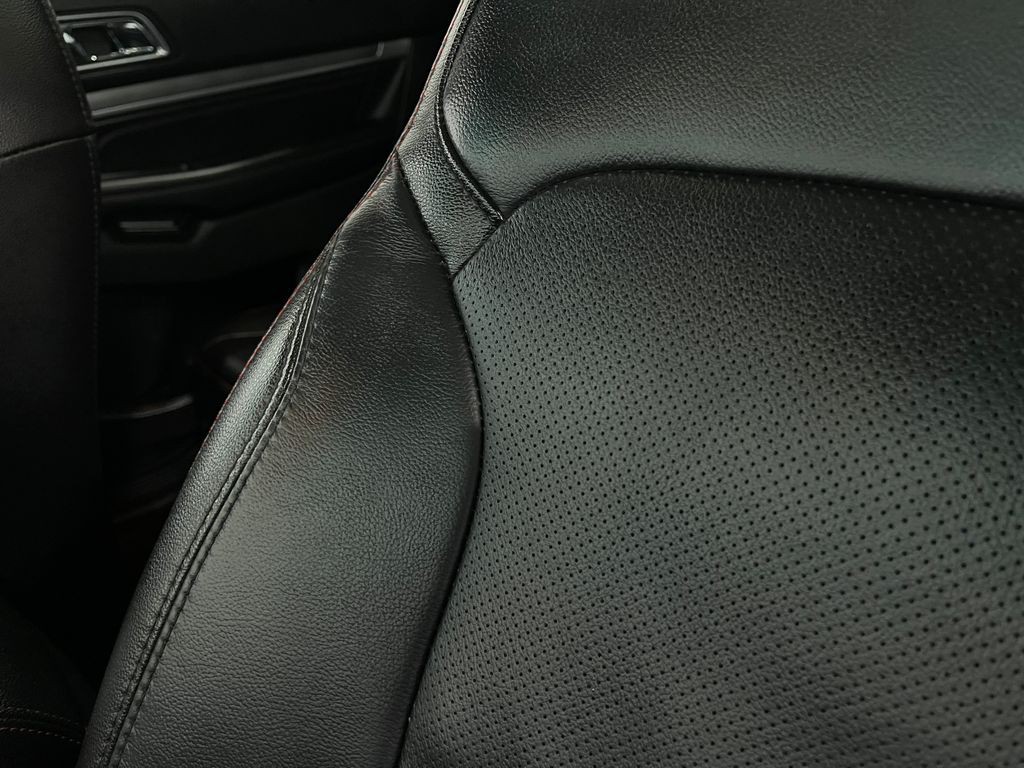 2017 Ford Explorer Image 17